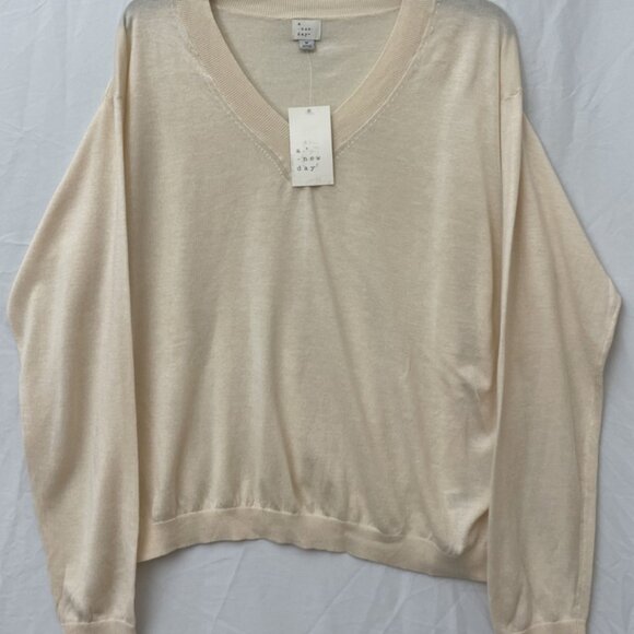 A New Day V-Neck Lightweight Pullover Cream Size Sweater Medium Knit NWT - Picture 1 of 12